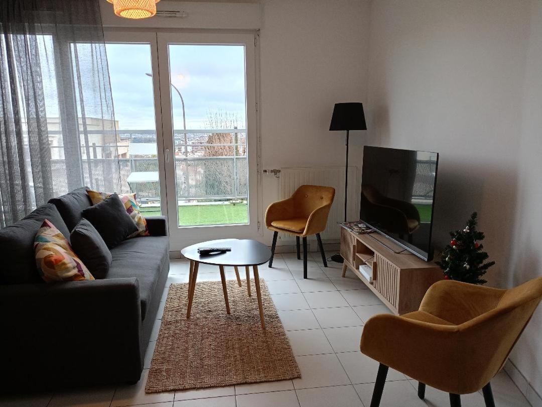 Superbe Appartement ,Proche De Paris, Dans Residence Privee , Ideal Familles, Parking Et Wifi Gratuits! ! ! ヴィトリー・シュル・セーヌ エクステリア 写真