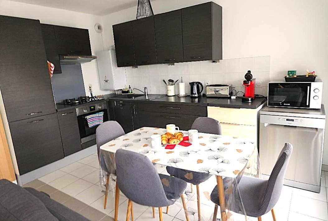 Superbe Appartement ,Proche De Paris, Dans Residence Privee , Ideal Familles, Parking Et Wifi Gratuits! ! ! ヴィトリー・シュル・セーヌ エクステリア 写真