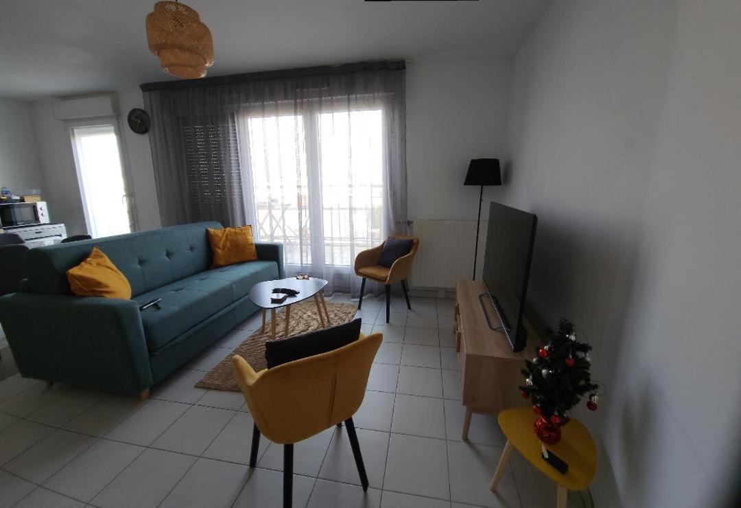 Superbe Appartement ,Proche De Paris, Dans Residence Privee , Ideal Familles, Parking Et Wifi Gratuits! ! ! ヴィトリー・シュル・セーヌ エクステリア 写真