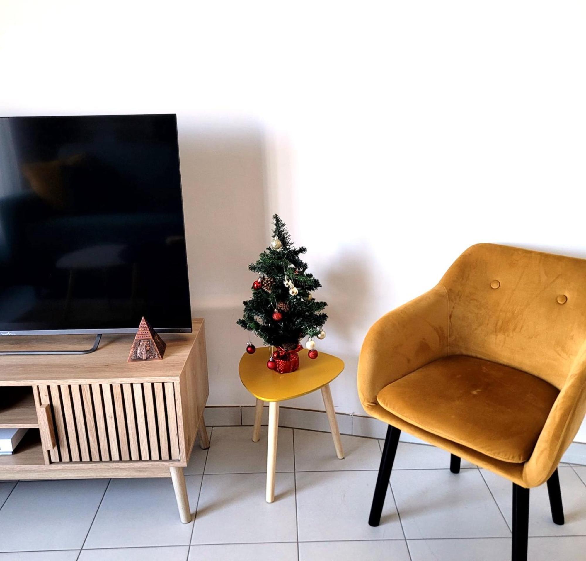 Superbe Appartement ,Proche De Paris, Dans Residence Privee , Ideal Familles, Parking Et Wifi Gratuits! ! ! ヴィトリー・シュル・セーヌ エクステリア 写真